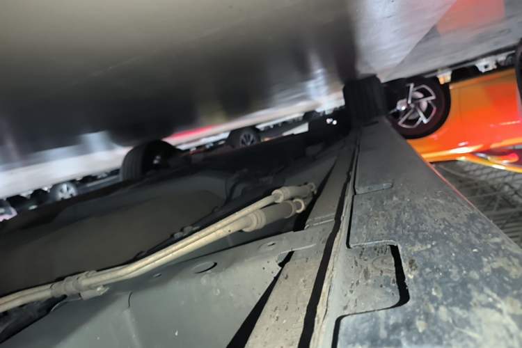 Used GAC Trumpchi M6 2021 270T DCT Elite Edition (7-seater) Right Side Sill