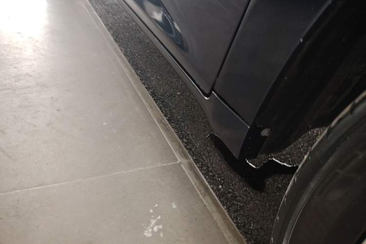 Used GAC Trumpchi M6 2021 PRO 270T DCT Luxury Edition Right Side Sill