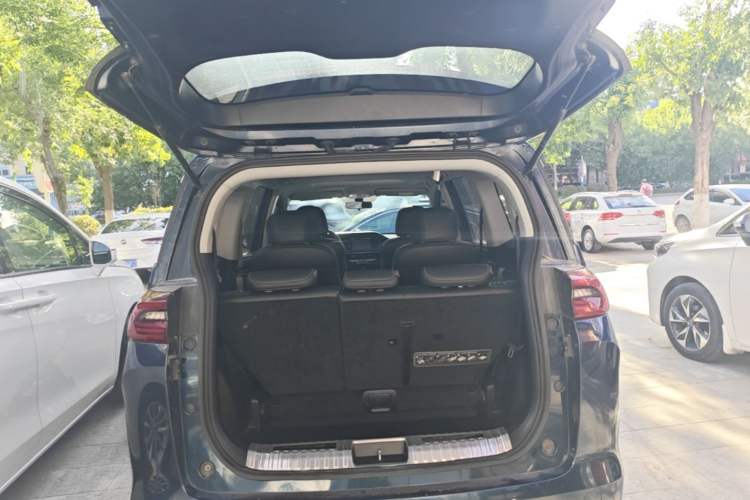 Used GAC Trumpchi M6 2021 270T DCT Luxury Edition (7 Seats) Trunk