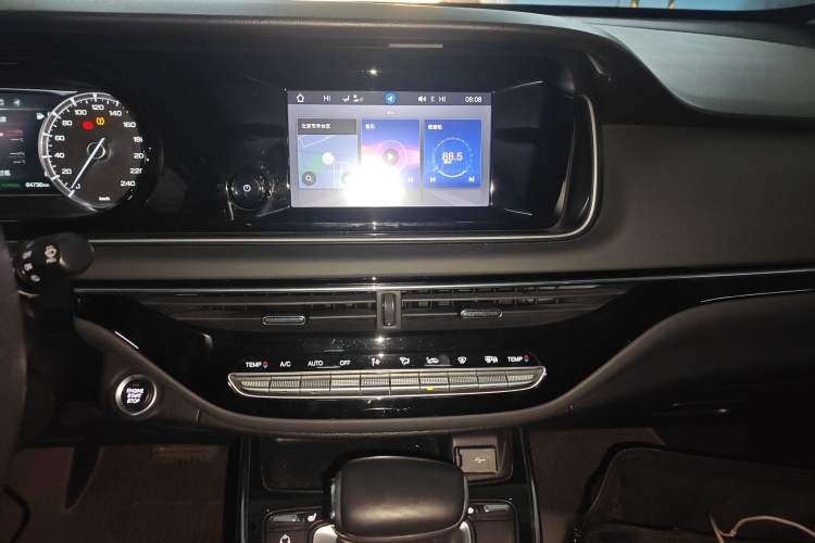 Used GAC Trumpchi M6 2021 270T DCT Luxury Edition (7-seater) Audio And AC Panel
