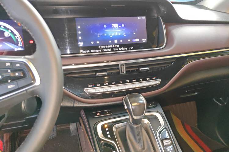 Used GAC Trumpchi M6 2021 PRO 270T DCT Luxury Edition Audio And AC Panel