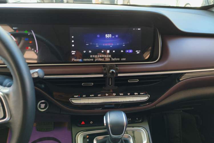 Used GAC Trumpchi M6 2021 PRO 270T DCT Luxury Edition Audio And AC Panel