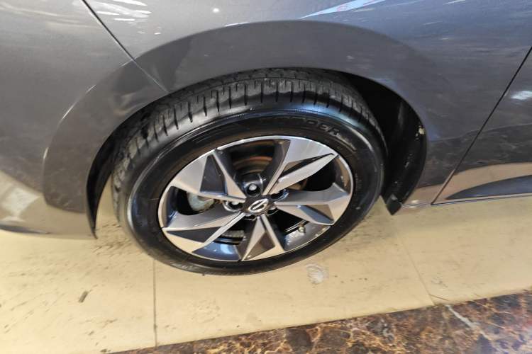 Used GAC Trumpchi M6 2021 PRO 270T DCT Luxury Edition Exterior 4
