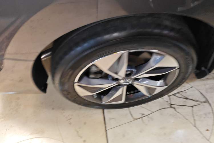 Used GAC Trumpchi M6 2021 PRO 270T DCT Luxury Edition Exterior 5