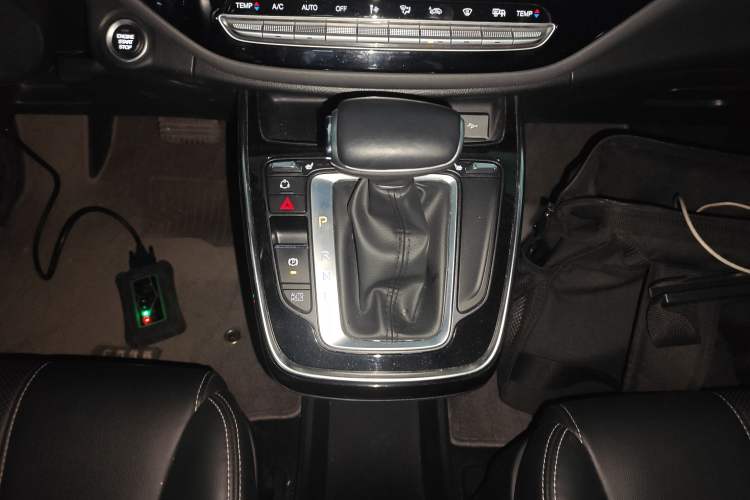 Used GAC Trumpchi M6 2021 270T DCT Luxury Edition (7-seater) Gear Lever