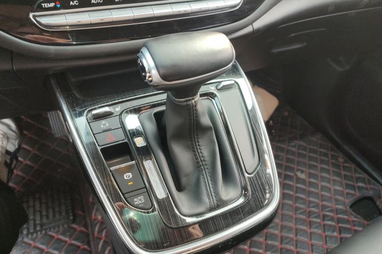 Used GAC Trumpchi M6 2021 270T DCT Luxury Edition (7-seater) Gear Lever
