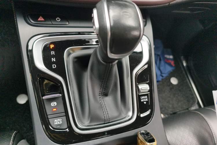 Used GAC Trumpchi M6 2021 PRO 270T DCT Luxury Edition Gear Lever