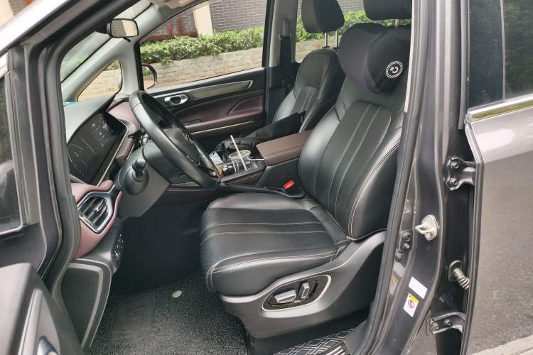 Used GAC Trumpchi M6 2021 PRO 270T DCT Luxury Edition Left Front Seat