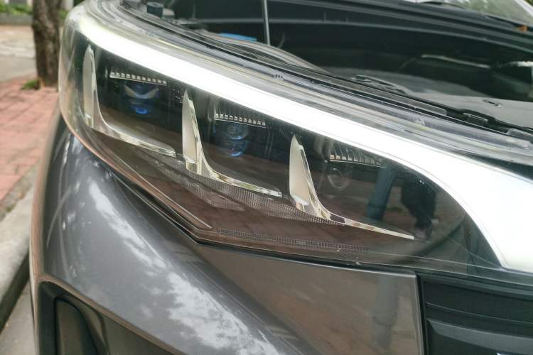 Used GAC Trumpchi M6 2021 PRO 270T DCT Luxury Edition Right Front Headlight