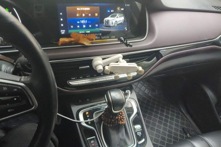 Used GAC Trumpchi M6 2021 PRO 270T DCT Luxury Edition Audio And AC Panel