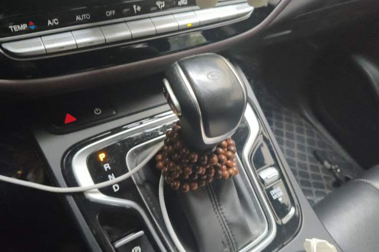 Used GAC Trumpchi M6 2021 PRO 270T DCT Luxury Edition Gear Lever
