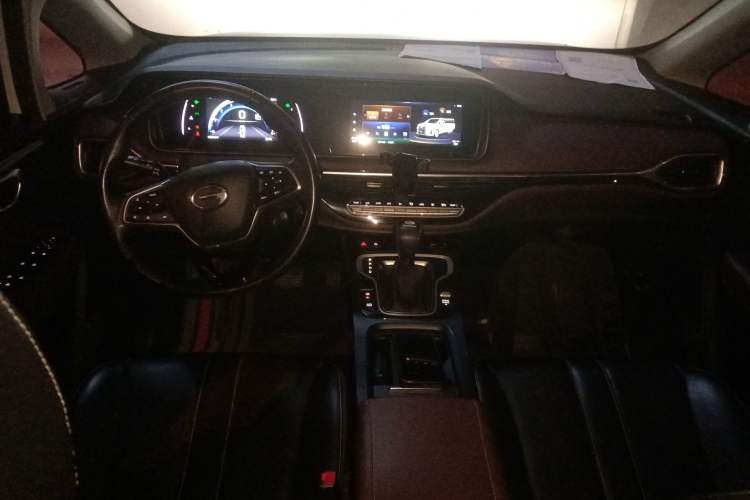 Used GAC Trumpchi M6 2021 PRO 270T DCT Luxury Edition Interior 2