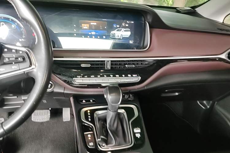Used GAC Trumpchi M6 2021 270T DCT Elite Edition (7-seater) Audio And AC Panel