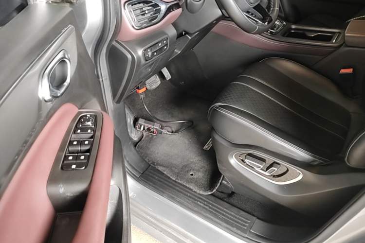 Used GAC Trumpchi M6 2021 270T DCT Elite Edition (7-seater) Driver Seat