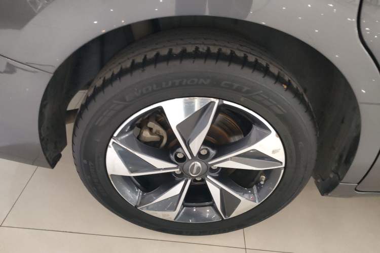 Used GAC Trumpchi M6 2021 PRO 270T DCT Luxury Edition Exterior 8