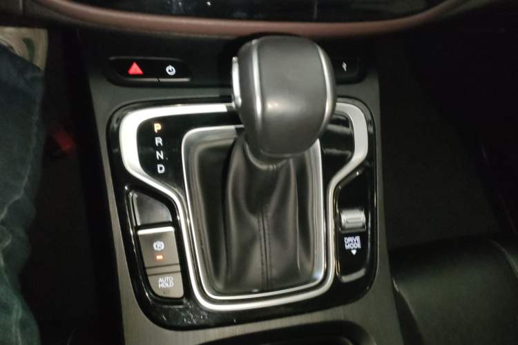 Used GAC Trumpchi M6 2021 PRO 270T DCT Luxury Edition Gear Lever
