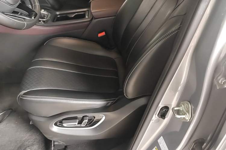 Used GAC Trumpchi M6 2021 270T DCT Elite Edition (7-seater) Left Front Seat