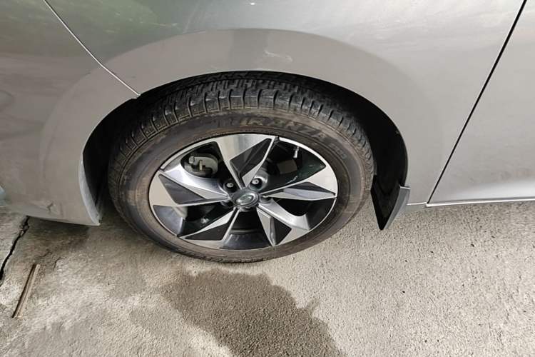 Used GAC Trumpchi M6 2021 270T DCT Elite Edition (7-seater) Left Front Wheel Hub