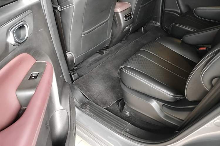 Used GAC Trumpchi M6 2021 270T DCT Elite Edition (7-seater) Left Rear Seat