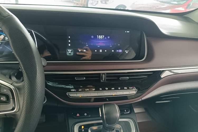 Used GAC Trumpchi M6 2021 PRO 270T DCT Luxury Edition Audio And AC Panel