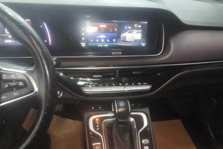 Used GAC Trumpchi M6 2021 PRO 270T DCT Luxury Edition Audio And AC Panel