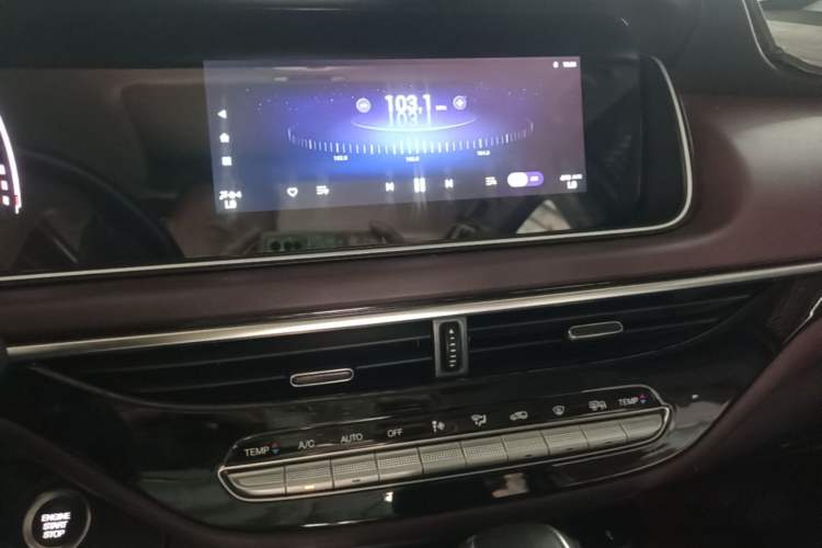 Used GAC Trumpchi M6 2021 270T DCT Elite Edition (7-seater) Audio And AC Panel