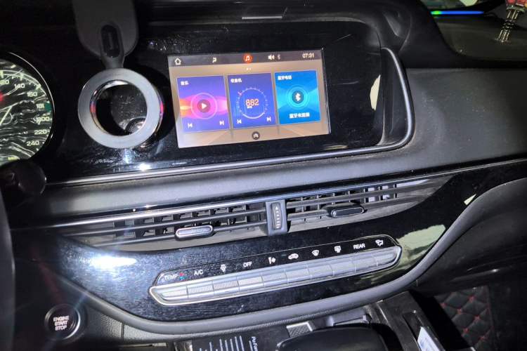 Used GAC Trumpchi M6 2021 270T DCT Luxury Edition (7 Seats) Audio And AC Panel