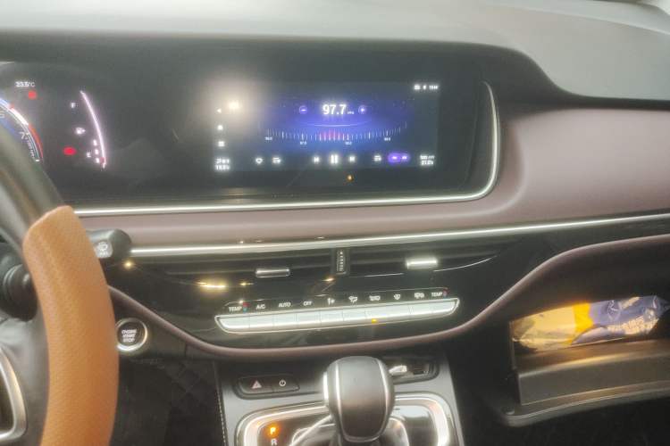 Used GAC Trumpchi M6 2021 PRO 270T DCT Luxury Edition Audio And AC Panel