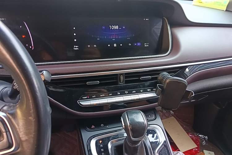 Used GAC Trumpchi M6 2021 PRO 270T DCT Luxury Edition Audio And AC Panel