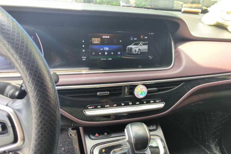 Used GAC Trumpchi M6 2021 PRO 270T DCT Luxury Edition Audio And AC Panel