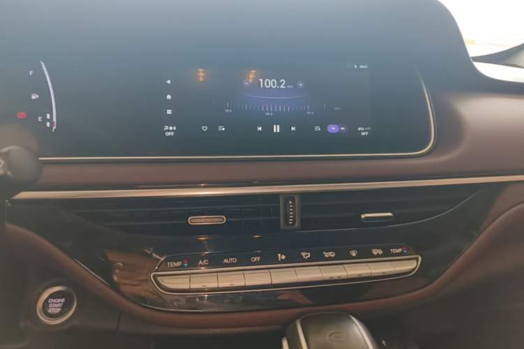 Used GAC Trumpchi M6 2021 PRO 270T Automatic Luxury Edition Audio And AC Panel