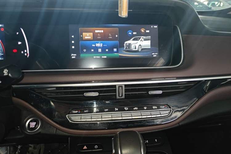 Used GAC Trumpchi M6 2021 PRO 270T Automatic Luxury Edition Audio And AC Panel