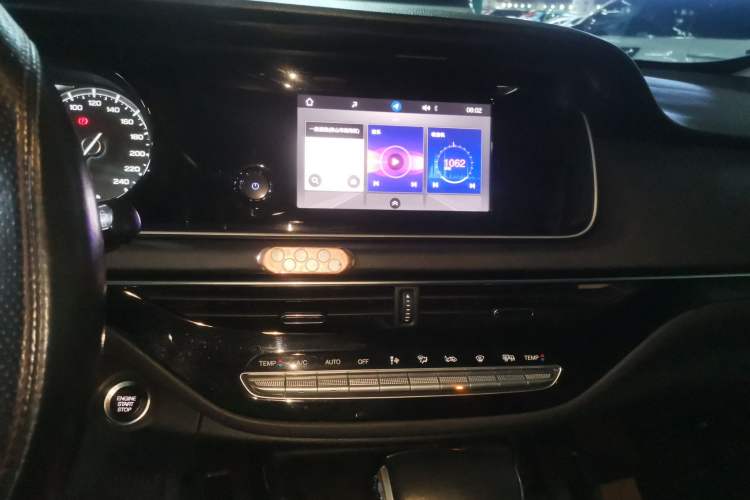 Used GAC Trumpchi M6 2021 270T DCT Luxury Edition (7-seater) Audio And AC Panel