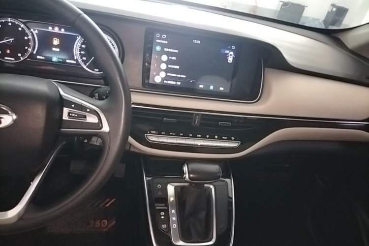 Used GAC Trumpchi M6 2021 270T DCT Elite Edition (7-seater) Audio And AC Panel