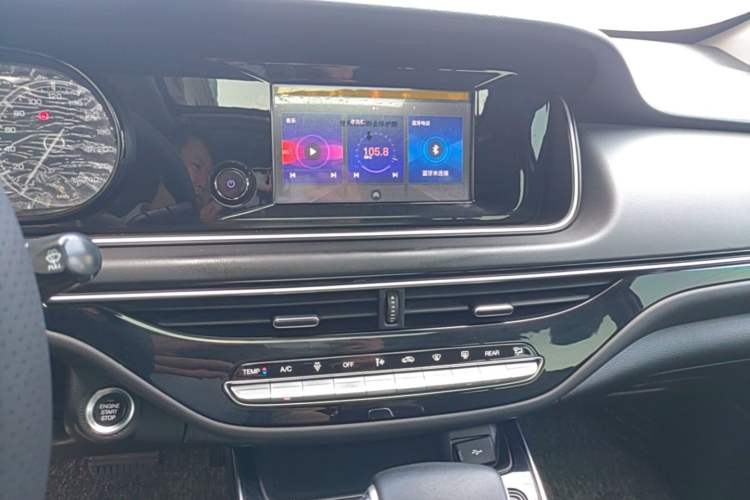 Used GAC Trumpchi M6 2021 270T DCT Luxury Edition (6 Seats) Audio And AC Panel