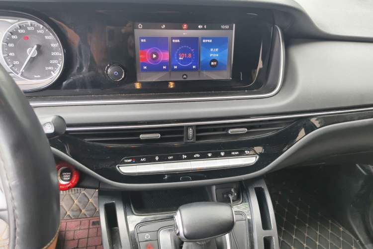 Used GAC Trumpchi M6 2021 270T DCT Luxury Edition (7 Seats) Audio And AC Panel