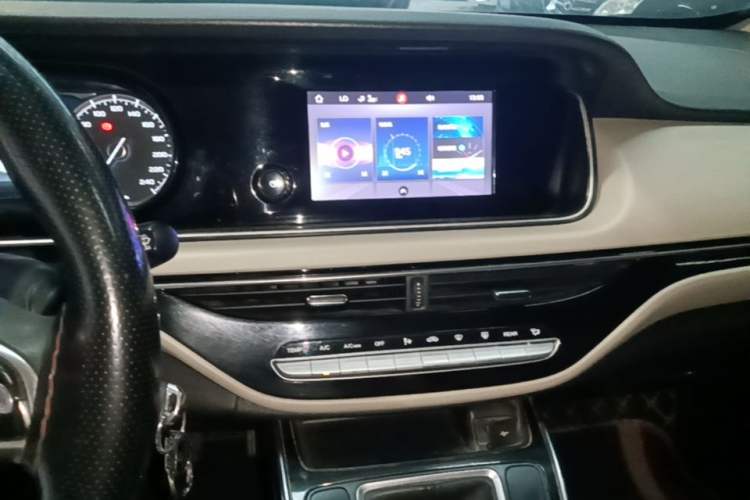 Used GAC Trumpchi M6 2021 270T Manual Elite Edition (7-seater) Audio And AC Panel