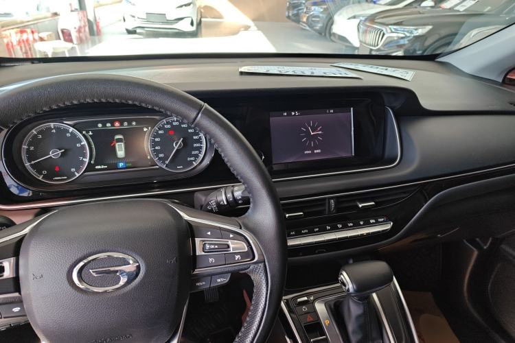 Used GAC Trumpchi M6 2021 270T DCT Luxury Edition (7-seater) Center Console