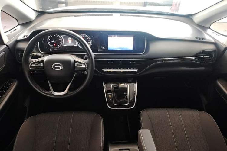 Used GAC Trumpchi M6 2021 270T Manual Elite Edition (7-seater) Center Console