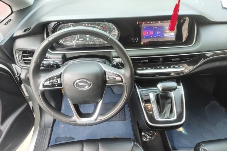 Used GAC Trumpchi M6 2021 270T DCT Elite Edition (7-seater) Center Console