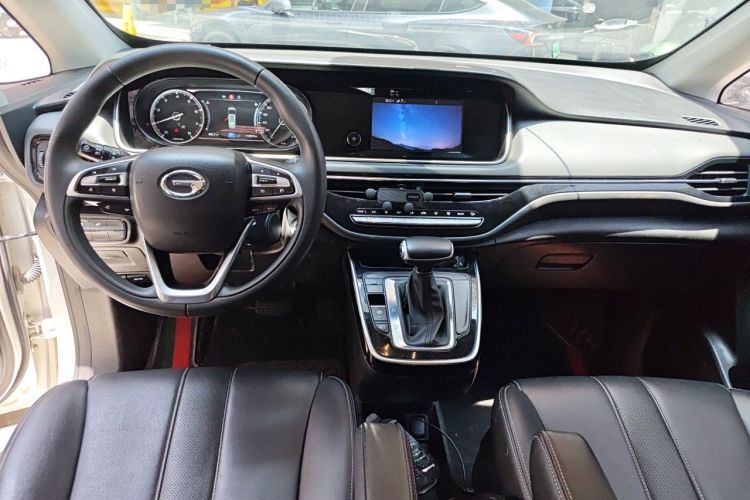 Used GAC Trumpchi M6 2021 270T DCT Luxury Edition (6 Seats) Center Console