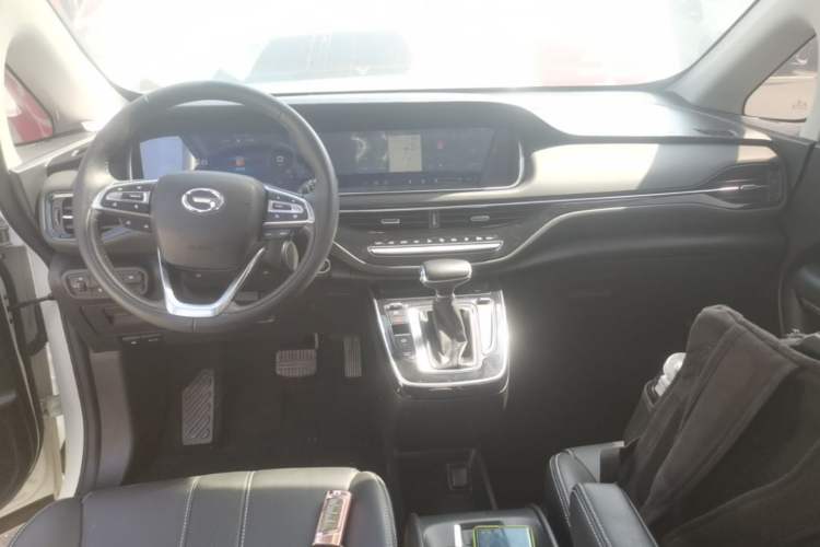 Used GAC Trumpchi M6 2021 270T DCT Prestige Edition (7-seater) Center Console