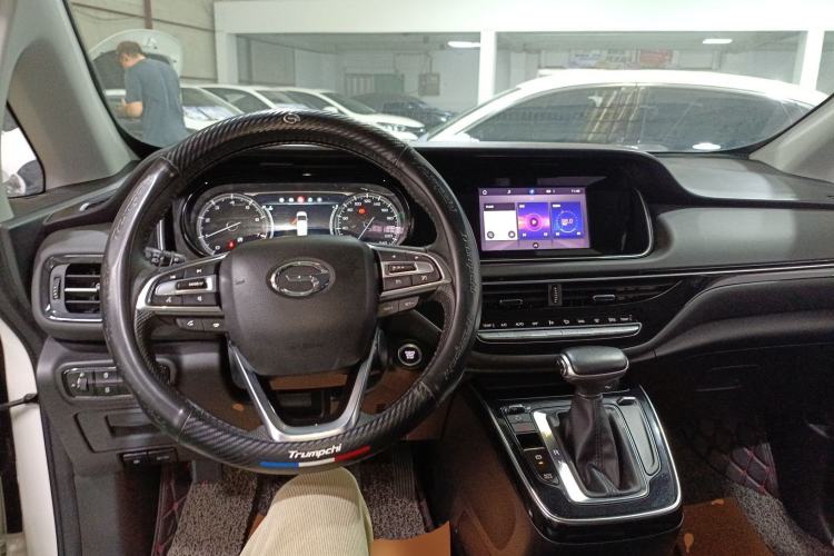 Used GAC Trumpchi M6 2021 270T DCT Luxury Edition (7-seater) Center Console