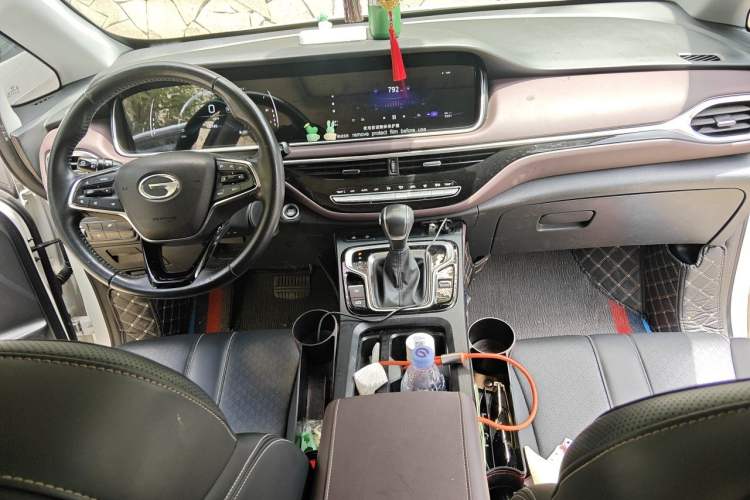 Used GAC Trumpchi M6 2021 270T DCT Luxury Edition (7 Seats) Center Console