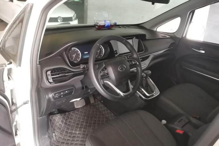 Used GAC Trumpchi M6  Center Console