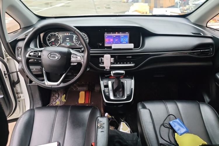 Used GAC Trumpchi M6 2021 270T DCT Luxury Edition (7 Seats) Center Console