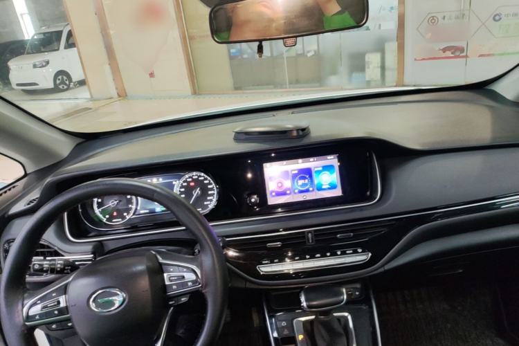 Used GAC Trumpchi M6 2021 270T DCT Luxury Edition (6 Seats) Center Console