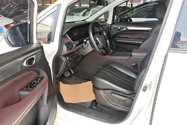 Used GAC Trumpchi M6 2021 PRO 270T DCT Luxury Edition Driver Seat