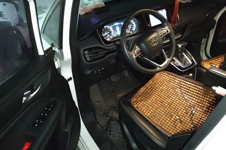 Used GAC Trumpchi M6 2021 270T DCT Luxury Edition (6 Seats) Driver Seat