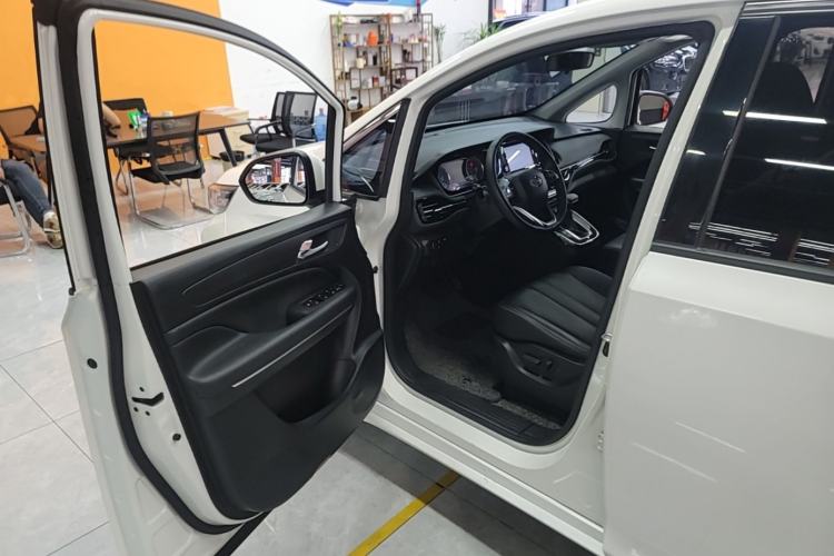 Used GAC Trumpchi M6 2021 270T DCT Luxury Edition (7-seater) Driver Seat